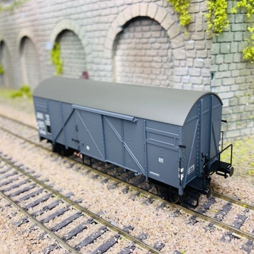 Wagon couvert essieux type - couvert, 2