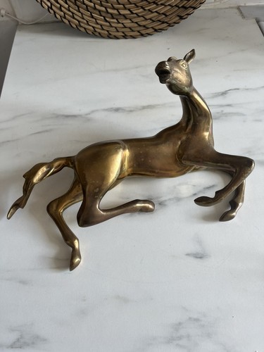Cheval couché laiton - en,