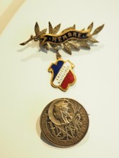 LOT 2 MEDAILLES DECORATION