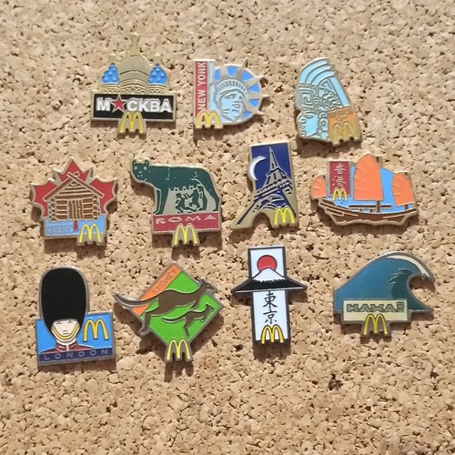 Pin arthus bertrand - pin's, 11