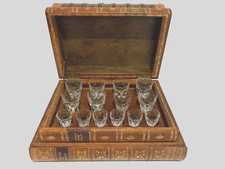 faux livres reliure cuir formant cave à liqueur et nécessaire à jeux .XX siècle.