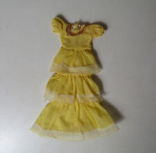 ancien vêtement poupée Mannequin Tressy Bella Barbie Jenni robe jaune à volants