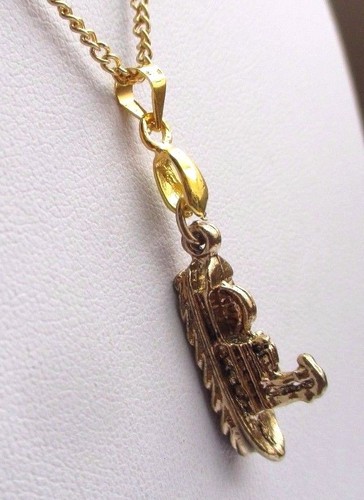 Chaîne amusant pendentif