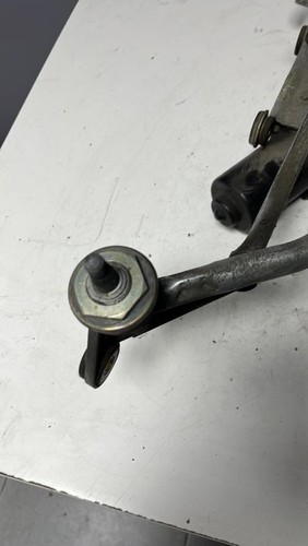 Moteur essuie glace avant
