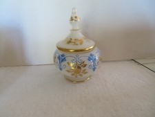 ancien pot couvert ou boite en opaline décor réhossé à l'or feuille de chêne