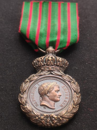 Belle médaille sainte - de,