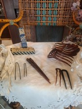 Lot peignes anciens - Barettes à cheveux en celluloid / boites de barettes métal