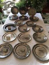 Etains. Assiettes en étain de