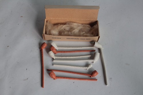 Pipes miniatures terre - , cuite