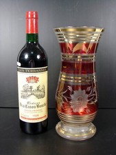 VINTAGE BOHEMIAN ART GLASS 26 CM HIGH VASE WITH ENGRAVED FLOWER & GILT DESIGN