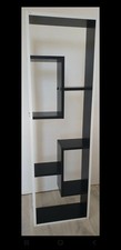 étagère en bois blanc et noir