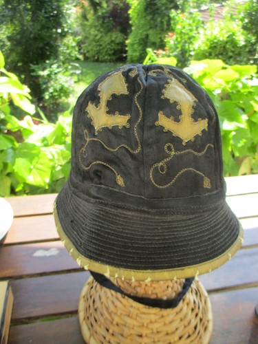 Chapeau cloche fillette - , ancien