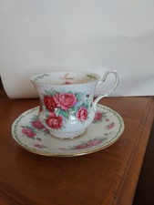 Tasse A Thé En Porcelaine