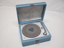 Ancien  Petit Tourne Disque : 8 cm x 17 cm x 21 cm   ( a rénover )