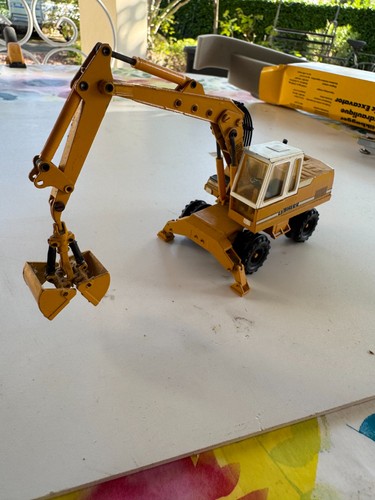 Pelle sur pneu avec liebherr - avec,