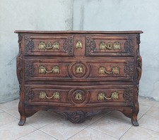 Commode tombeau Louis XV en noyer époque 18ème
