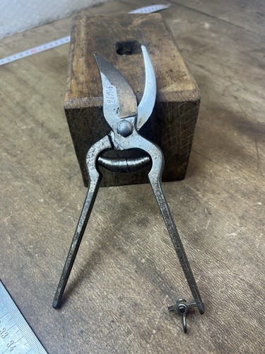 Outil ancien old tool - outil,