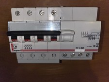 DISJONCTEUR DIFFERENTIEL