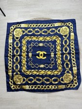 carré de soie Chanel