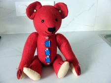 Ours Bijoux rouge pièce unique , remplis paille en très bon état  ,hauteur 35 cm