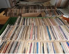 100 Disques Vinyles 45 tours