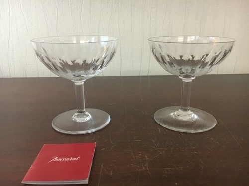 Coupes champagne modèle - à,