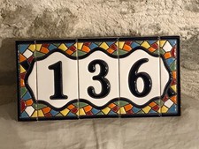 Plaque de rue mosaïque