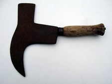 serpe à talon marquée (à huppe)  ancien outil de vigneron vigne