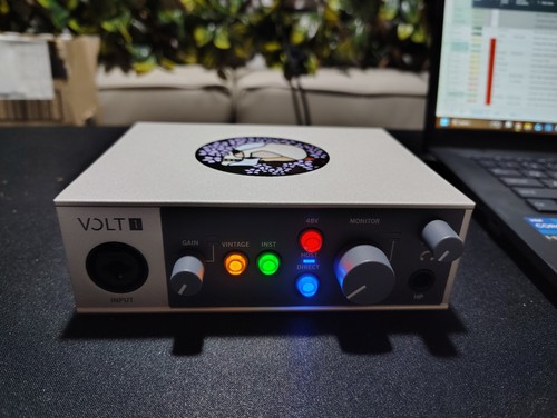 Universal audio volt - universal,