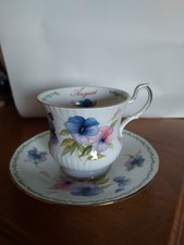 Tasse A Thé En Porcelaine