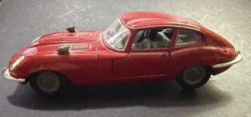 Corgi toys jaguar type 2 - e-type, 2+