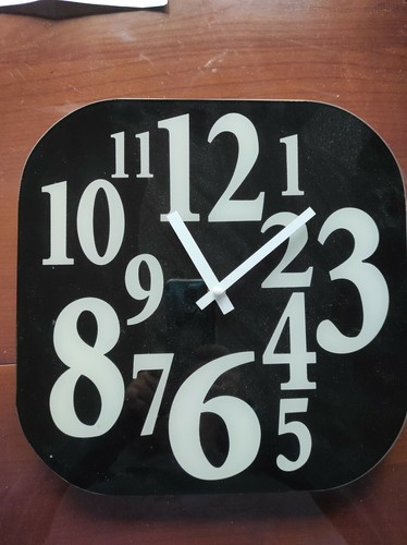 Montre quartz murale