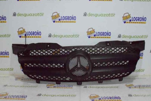 A90688003 grille gauche capot