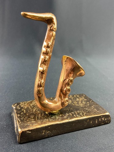 Sujet sculpté saxophone - sculpté,
