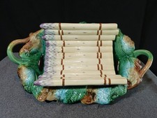 Plat à asperge ancien en faience barbotine de Creil et Monterau