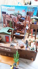 Playmobil Western Fort Brave 5245 très bon état et complet avec boite