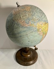 Beau globe terrestre en carton bouilli. Forest. Epoque fin XIXème.