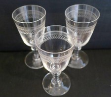 3 VERRES A VIN SUR PIED  EN