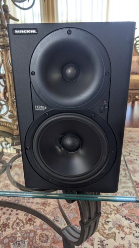 Mackie hr824 thx monitor - mackie,