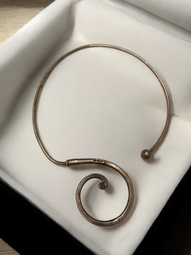 Ancien collier vintage - , signé