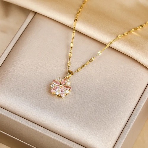 Collier pendentif fleur