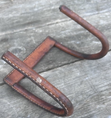 Porte manteau serre livre - manteau,