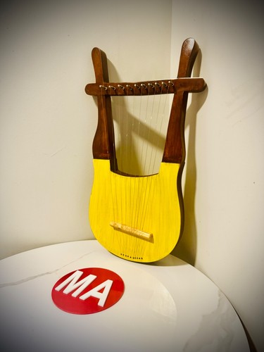 Handcrafted string yellow - handcrafted,
