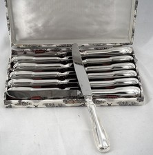 12 couteaux de table modèle