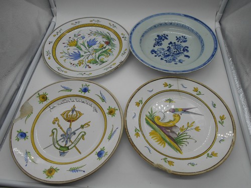 1317 lot 4 - lot, assiettes