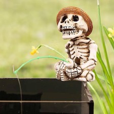 Statue de squelette de