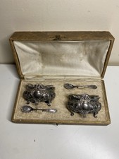 Paire de salerons en argent