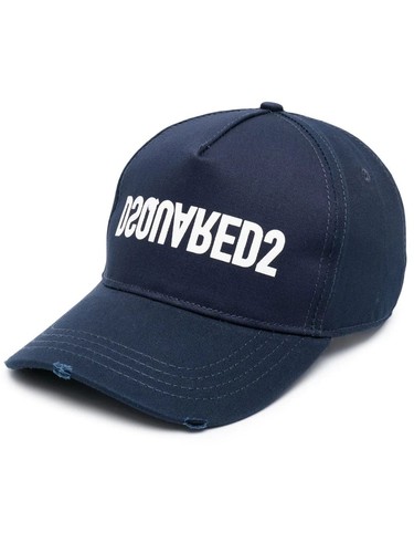 Dsquared2 hat written upside - written,