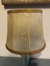 Ancien  abat-jour en vessie de