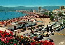 Fréjus-Plage - Ford Taunus Citroen DS 2CV Peugeot 403 204 Renault R16 R12 4L